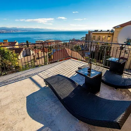 Vilma Villa *